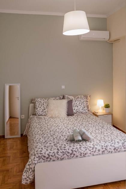 Acropolis 5' Walk Newly Renovated & Quiet Flat - image 14
