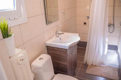Acropolis 5' Walk Newly Renovated & Quiet Flat - image 2