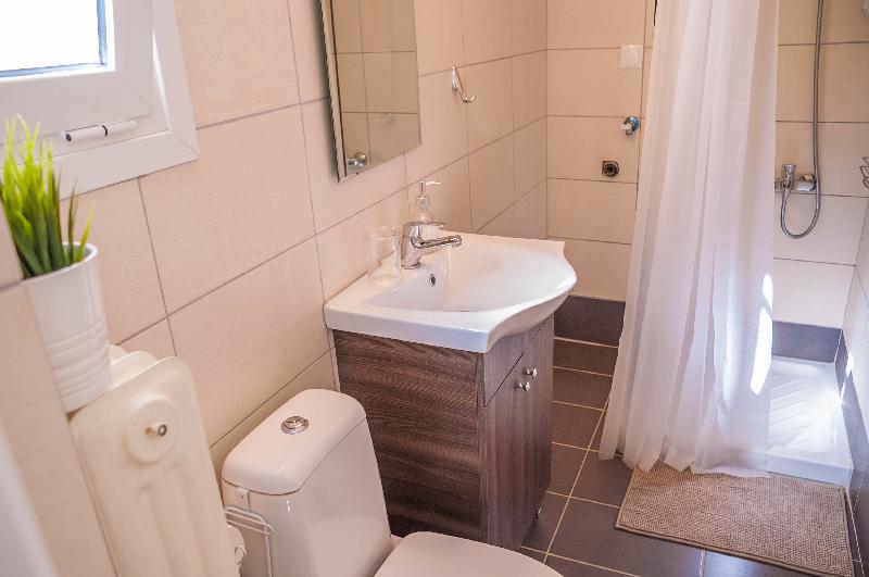 Acropolis 5' Walk Newly Renovated & Quiet Flat - image 2
