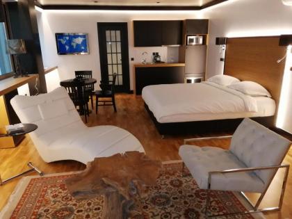 Andromeda Downtown Residence - image 11