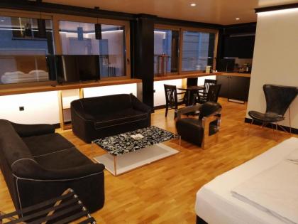 Andromeda Downtown Residence - image 8