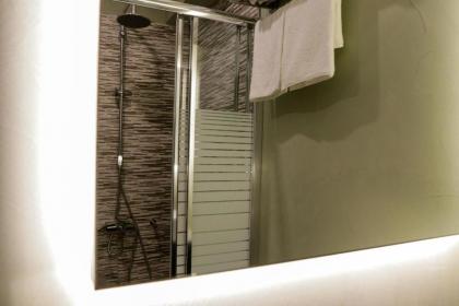 V36 Suites - image 19