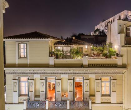 Neoclassical res w/ Acropolis view