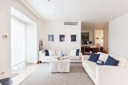 Lux apt w Acropolis view 