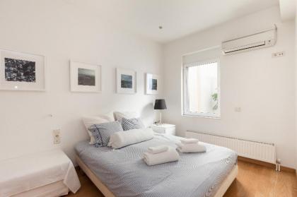 Lux apt w/ Acropolis view - image 11