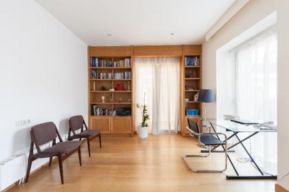 Lux apt w/ Acropolis view - image 2