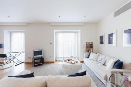 Lux apt w/ Acropolis view - image 3