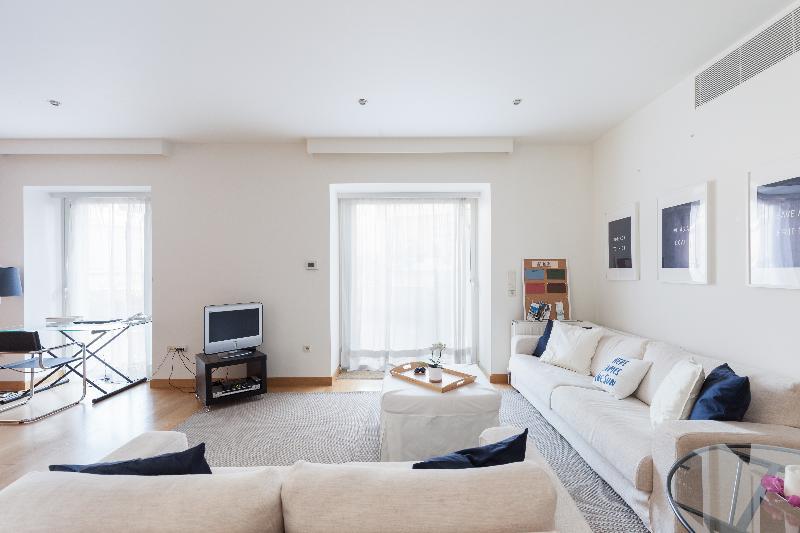 Lux apt w/ Acropolis view - image 3