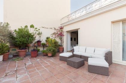 Lux apt w/ Acropolis view - image 5