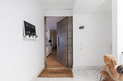 Lux apt w/ Acropolis view - image 8