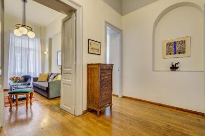 Neoclassical apt next to Acropolis - image 5
