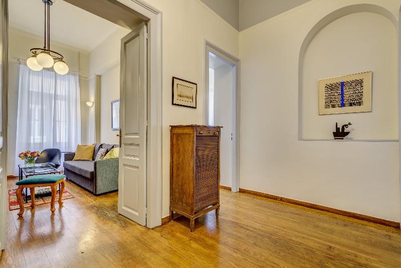 Neoclassical apt next to Acropolis - image 5
