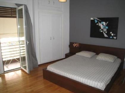 Apartment In The Middle Of Everything - image 12