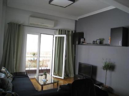 Apartment In The Middle Of Everything - image 16
