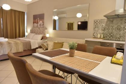 Cozy Luxury Apartment in the Heart of Athens 8-2 - image 8