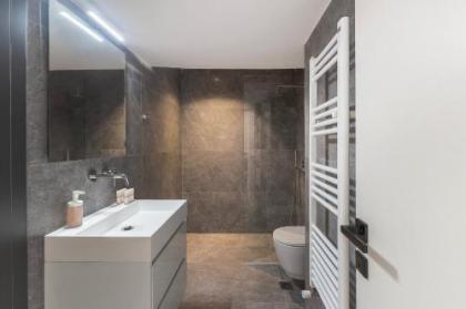 Winsome City Apartment - image 14