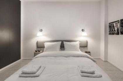 Winsome City Apartment - image 20