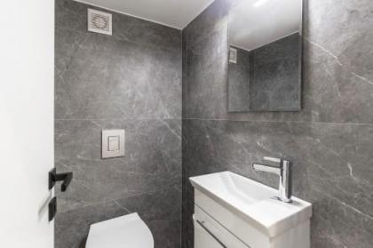 Winsome City Apartment - image 7