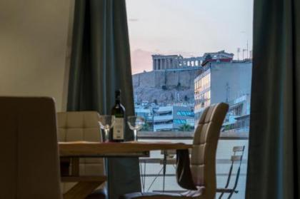 Bright 2 bedrooms apt. in the heart of Athens w stunning views to Acropolis - image 1