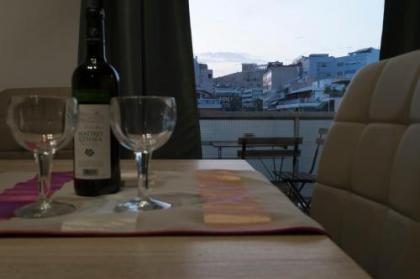 Bright 2 bedrooms apt. in the heart of Athens w stunning views to Acropolis - image 9
