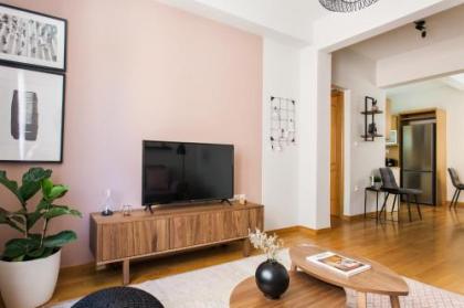 Delightful 1BD Apartment in Plaka by UPSTREET - image 3