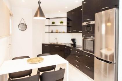 Luxurious Apartment in Athens Downtown - image 1