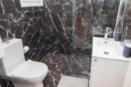 Luxurious Apartment in Athens Downtown - image 10