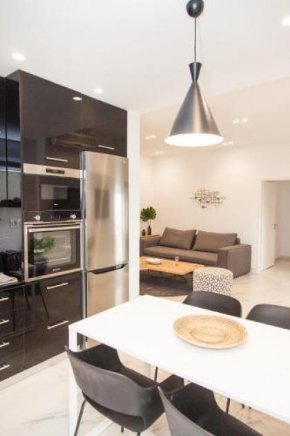 Luxurious Apartment in Athens Downtown - image 6