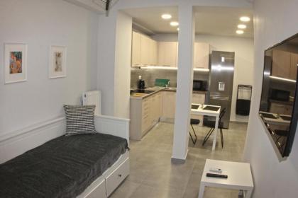 Boutique apartment next to Acropolis Museum - image 3