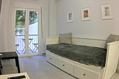 Boutique apartment next to Acropolis Museum - image 9