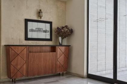 Chic One Bd Apartment with Hilton View - image 16