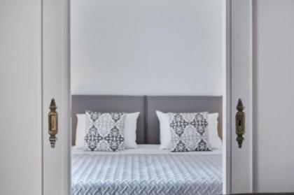 Chic One Bd Apartment with Hilton View - image 6