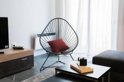 Urban & Cozy 1BD Apartment in Ampelokipoi Area by UPSTREET - image 2