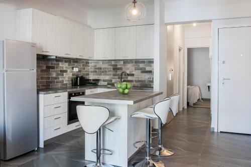 Urban & Cozy 1BD Apartment in Ampelokipoi Area by UPSTREET - image 7