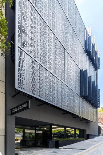 The Duke Boutique Suites - image 3