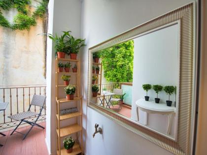 Rastoni Athens Suites near Acropolis at Tsatsou street - image 4