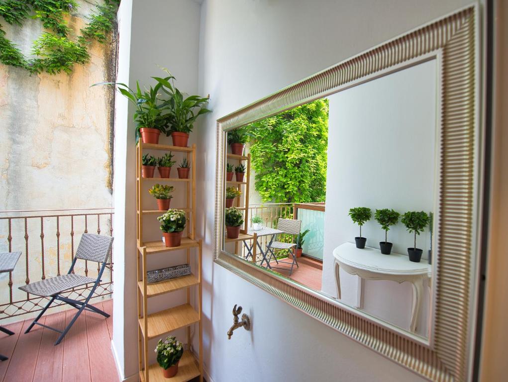 Rastoni Athens Suites near Acropolis at Tsatsou street - image 4