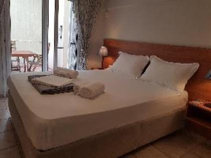 Cosy Apartment with patio - image 10