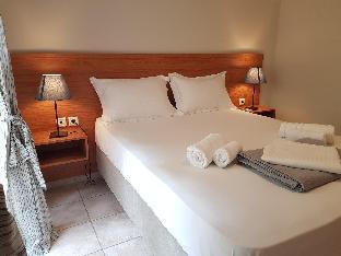 Cosy Apartment with patio - image 2