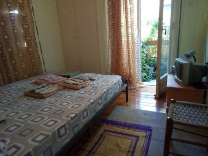 Central Apartment - image 2
