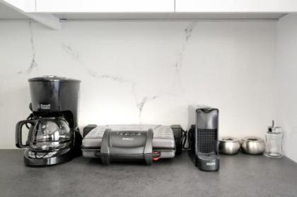 Urban Melodies Apartment - image 5