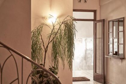 Marvelous n Bright Apt next to Megaro Mousikis - image 18