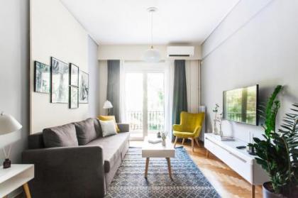 Charming & Comfy 2BD Apartment in Acropolis Area by UPSTREET - image 1