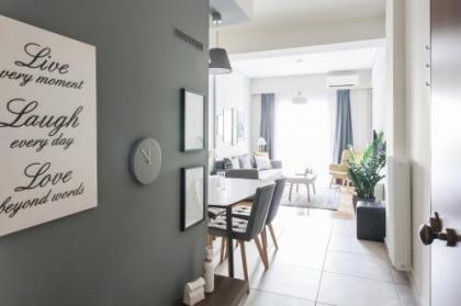 Charming & Comfy 2BD Apartment in Acropolis Area by UPSTREET - image 14