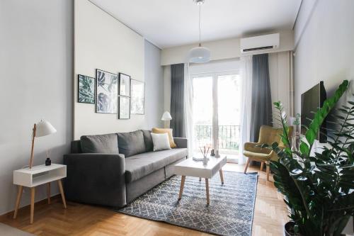 Charming & Comfy 2BD Apartment in Acropolis Area by UPSTREET - image 3