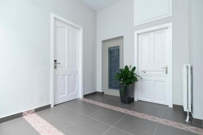 Plaka Arch Suites - image 13