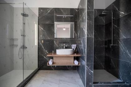 Plaka Arch Suites - image 2