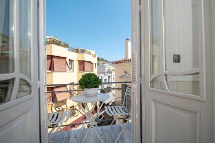 Plaka Arch Suites - image 5
