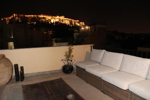 Boutique Athens Plaka Penthouse PL6 - image 3