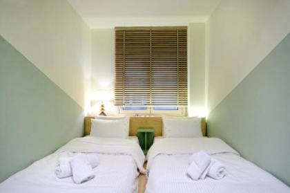 The Fancy Philosopher Apartment - image 7